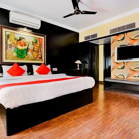 Oyo 18814 Hotel Maya International Джайпур Екстериор снимка