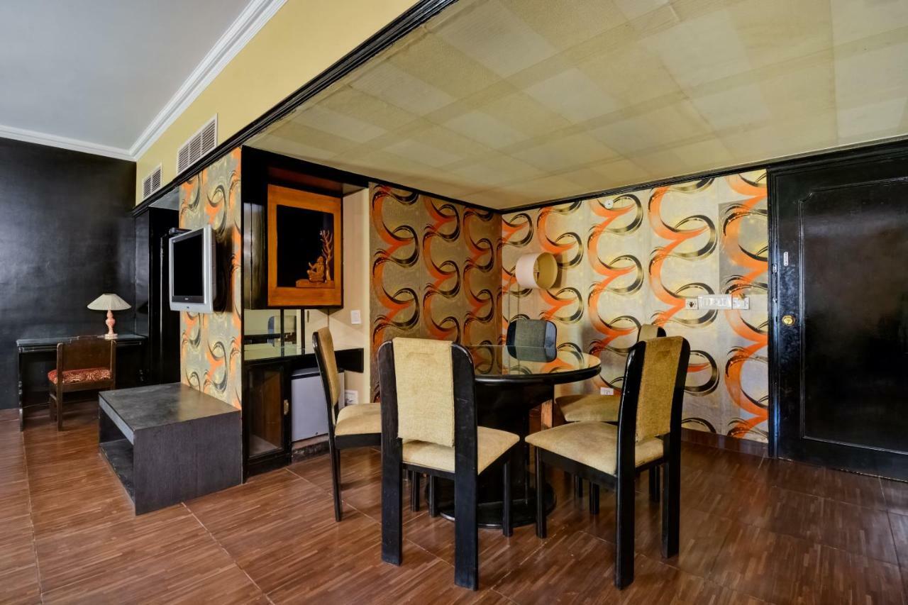 Oyo 18814 Hotel Maya International Джайпур Екстериор снимка