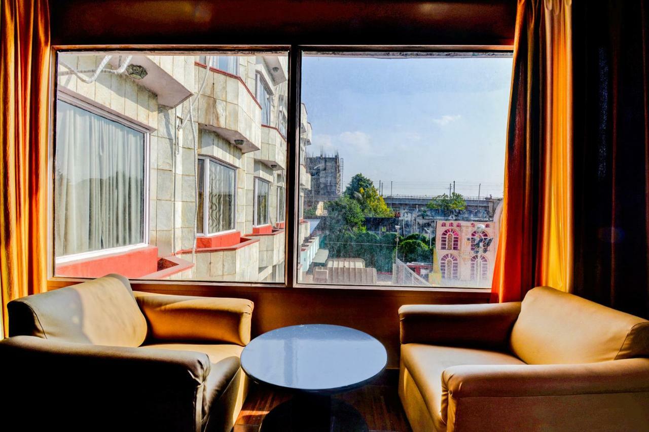 Oyo 18814 Hotel Maya International Джайпур Екстериор снимка