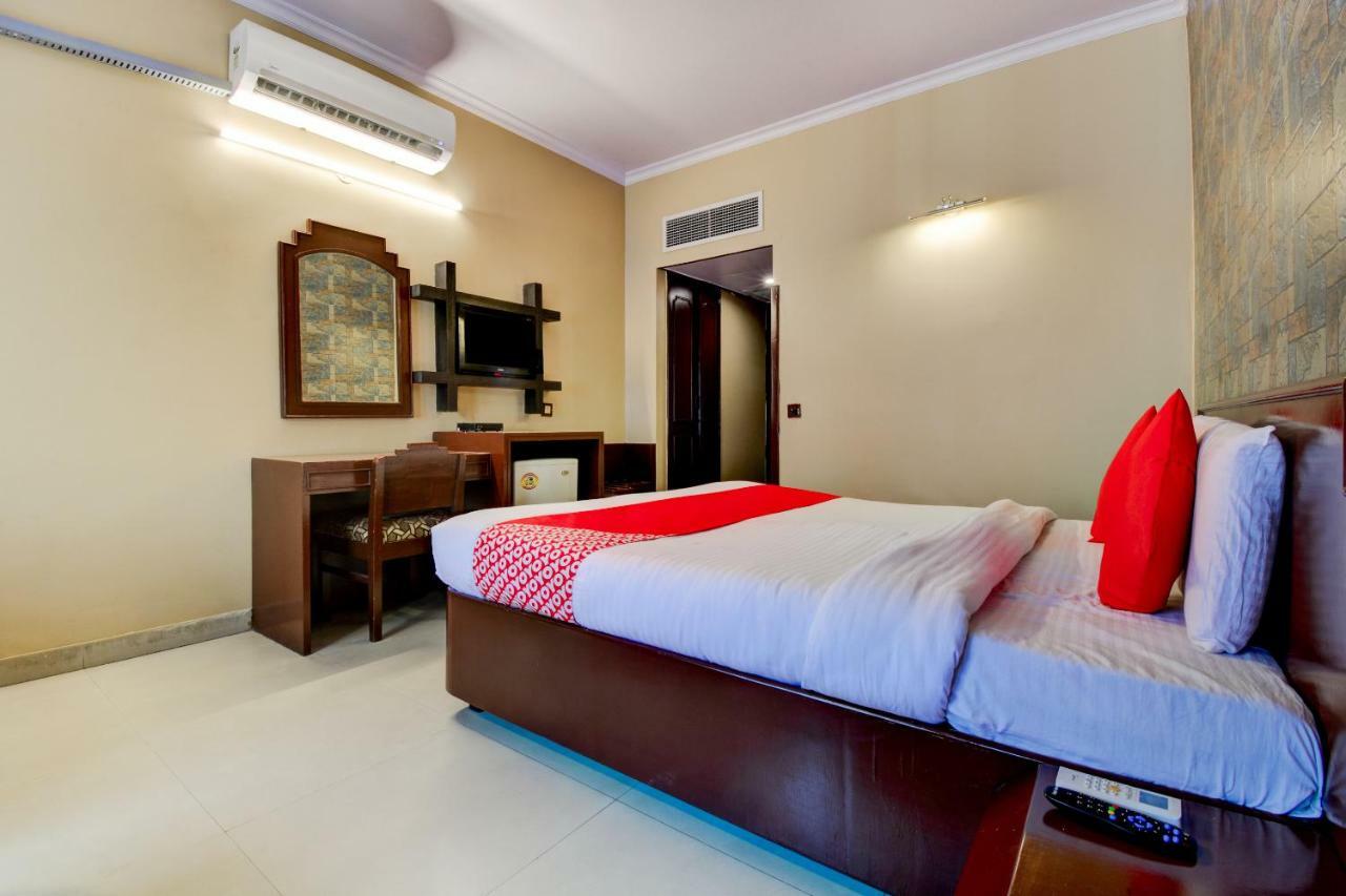 Oyo 18814 Hotel Maya International Джайпур Екстериор снимка