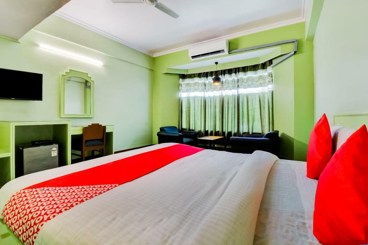 Oyo 18814 Hotel Maya International Джайпур Екстериор снимка